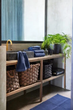 Lina Handdoek Indigo 9 Lina Handdoek Indigo -Woondecoratie Winkel 504720 01 4 EnvironmentImage ca4cd23327