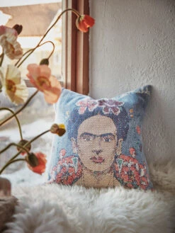 Frida Kahlo Kussenhoes 40x40 Cm -Woondecoratie Winkel 512290 01 2 EnvironmentImage 072a062ff3