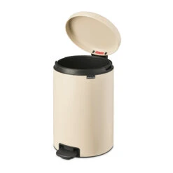 Brabantia New Icon Pedaalemmer 20 Liter 8 Brabantia New Icon Pedaalemmer 20 Liter -Woondecoratie Winkel 512716 01 3 ProductImageExtra e9a5d2e920