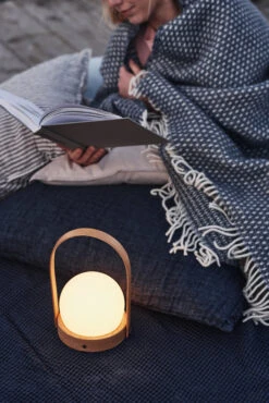 Menu Carrie Lamp Limited Edition -Woondecoratie Winkel 515276 01 10 EnvironmentImage 802a52cbf2