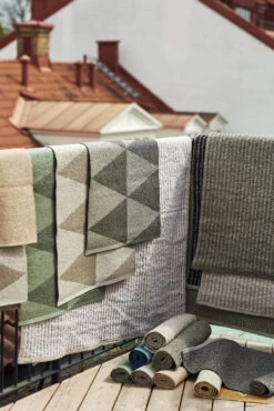 Rime Kunststof Vloerkleed Grijs 7 Rime Kunststof Vloerkleed Grijs -Woondecoratie Winkel 515721 01 4 EnvironmentImage a975f298f5