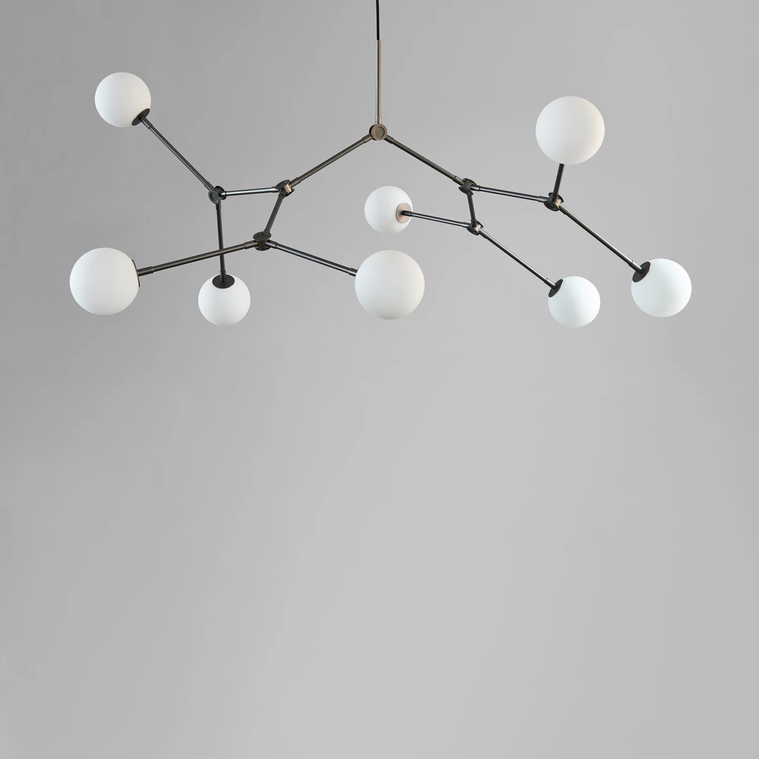 101 COPENHAGEN Drop Chandelier Bulp Kroonluchter 4 101 COPENHAGEN Drop Chandelier Bulp Kroonluchter - Afbeelding 2