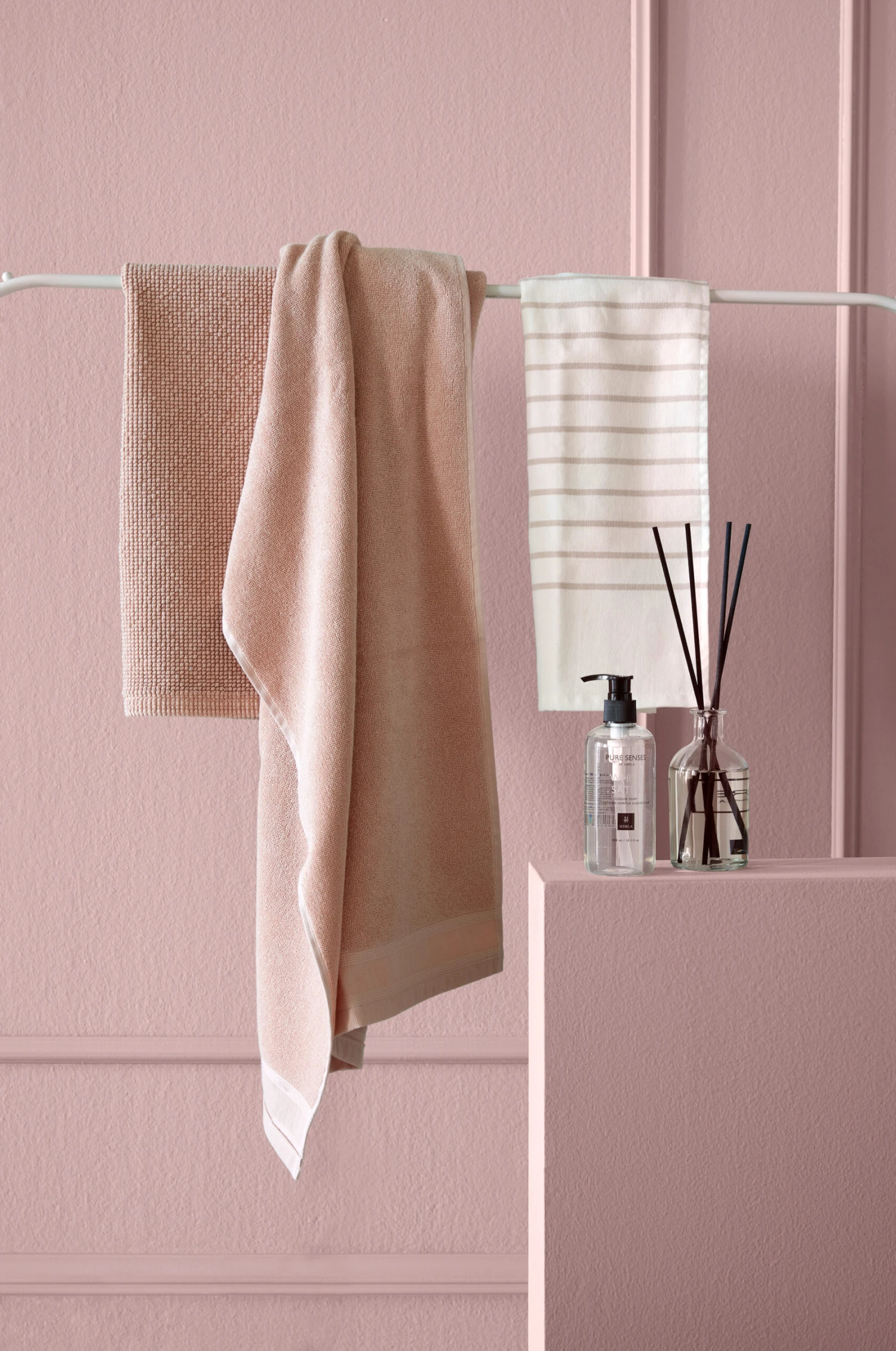 Lina Handdoek 30x50 Cm 4 Lina Handdoek 30x50 Cm - Afbeelding 2